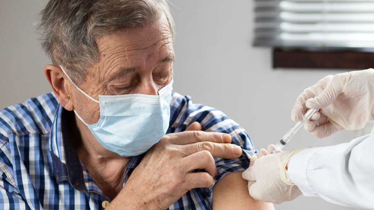 Der deutsche Gesetzgeber sagt, dass es keine obligatorische Impfung für ältere Menschen gibt